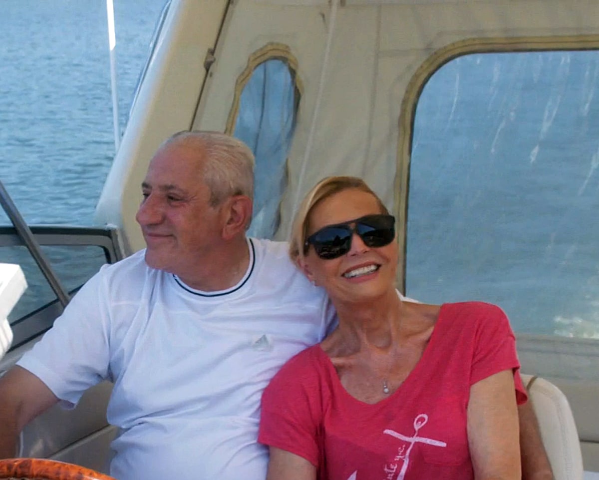 Martin Michal a Helena Vondráčková na člunu na milované přehradě Slapy. Zdroj: ČT