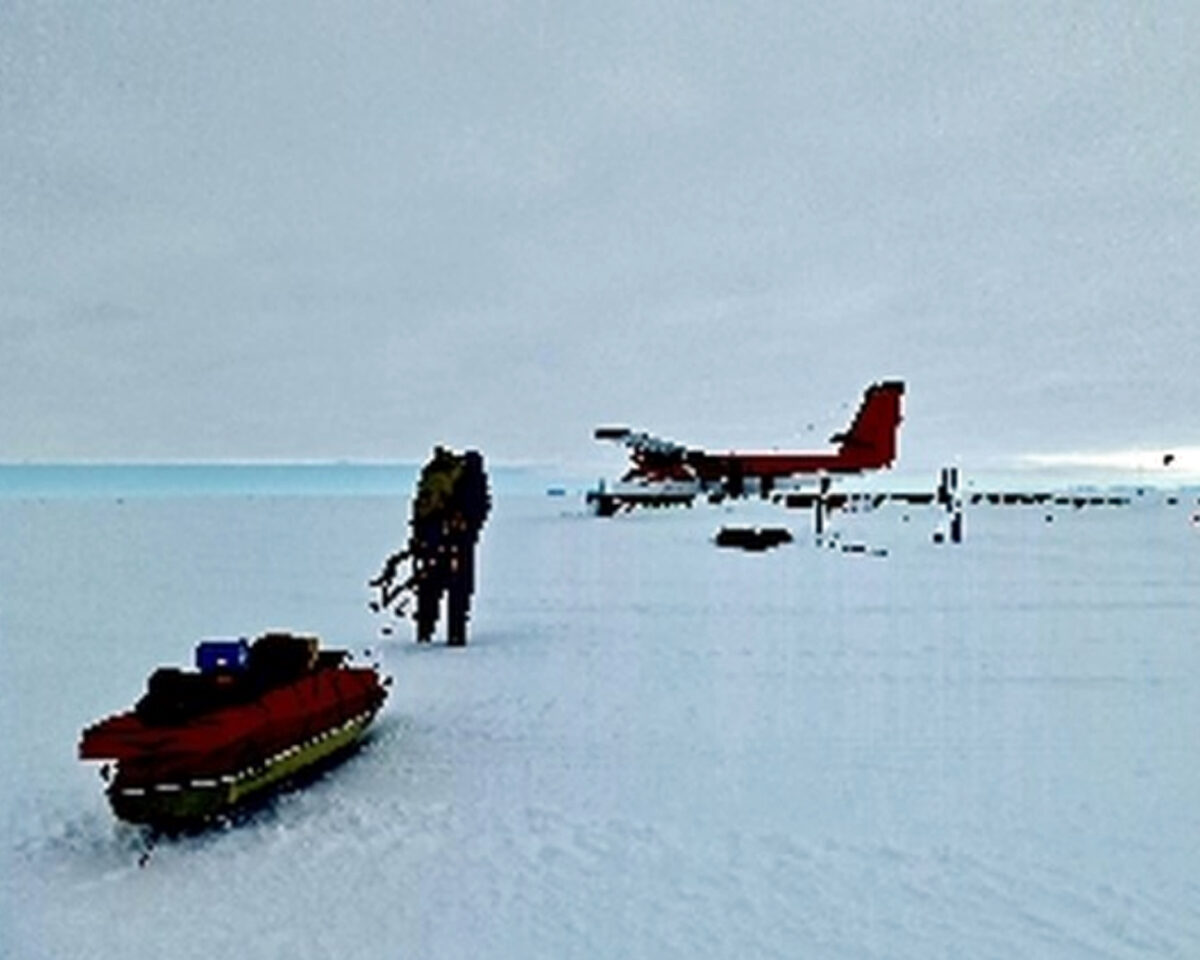Lucii Výbornou evakuuje letadlo z Antarktidy. Foto: Lucie Výborná