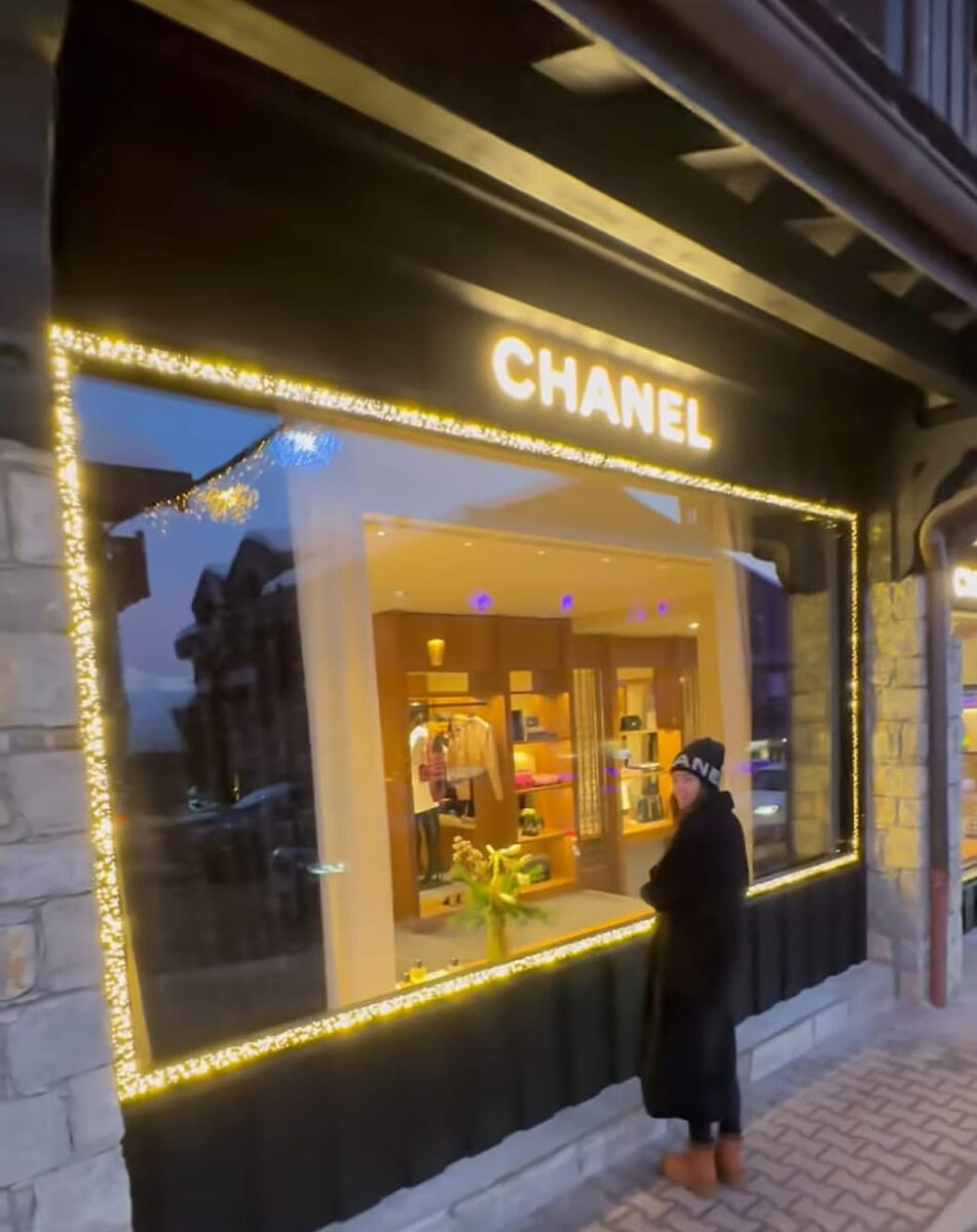 Monika Marešová neomylně mířila do luxusního obchodu s parfémy Chanel. Foto: Leoš Mareš