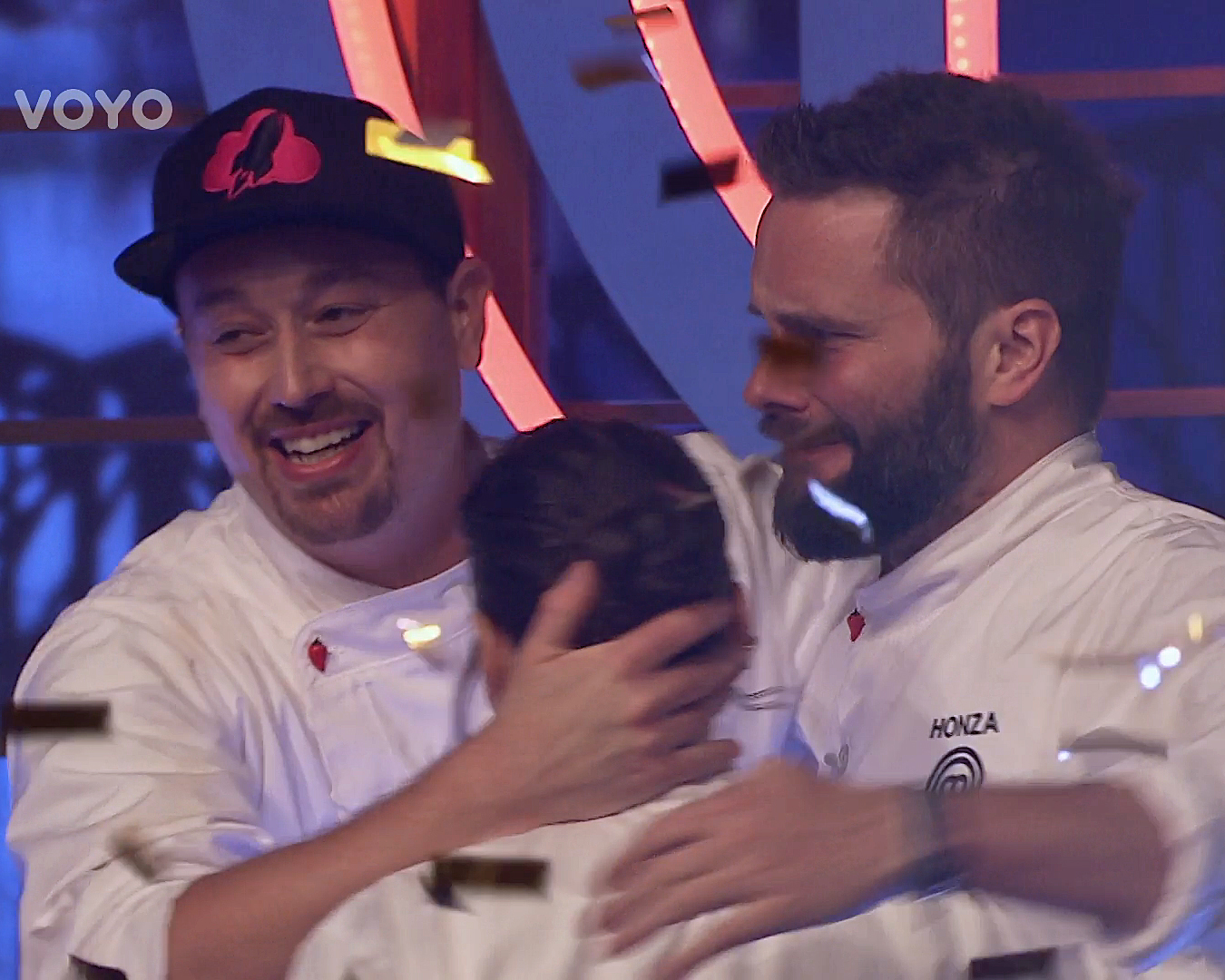 Kuba s Terkou gratulují Honzovi k vítězství v MasterChef Česko 2023. Zdroj: Voyo