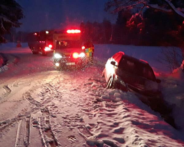 Nehody komplikují dopravu na D6 a na Karlovarsku. Foto: HZS