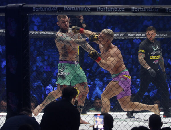 Patrik Hübler Žralok versus Václav Mikulášek Baba Jaga. Foto: Nextfoto