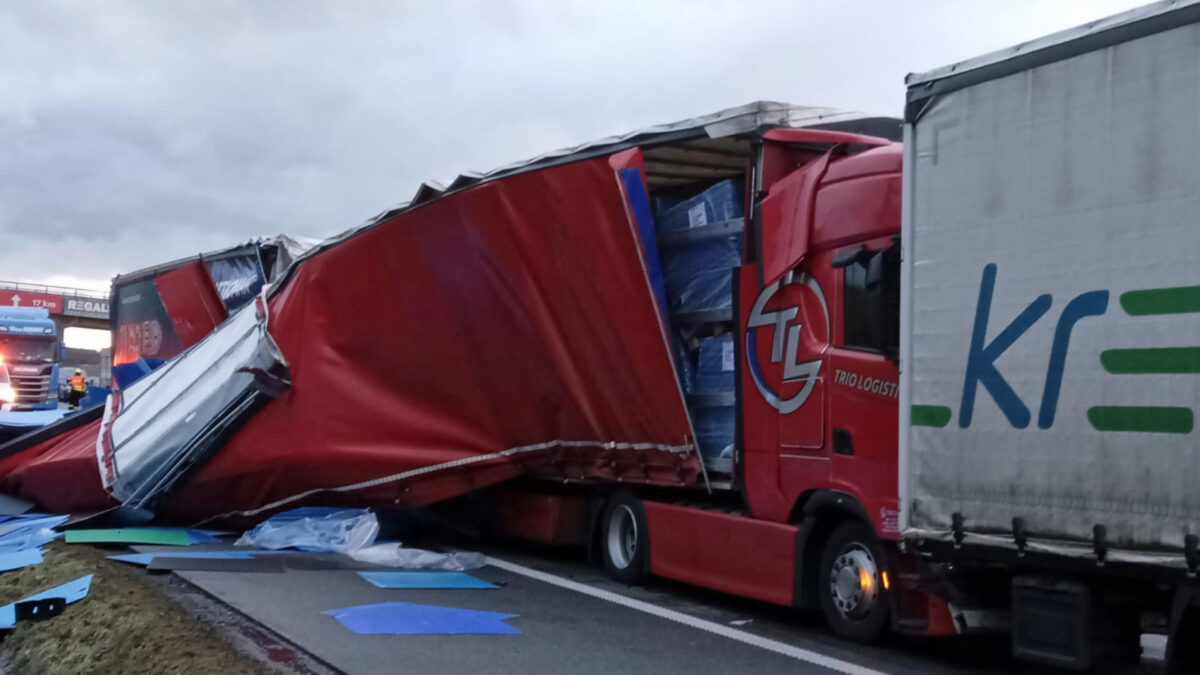 Tragická nehoda kamionů na dálnici D1 u Velké Bíteše. Foto: PČR