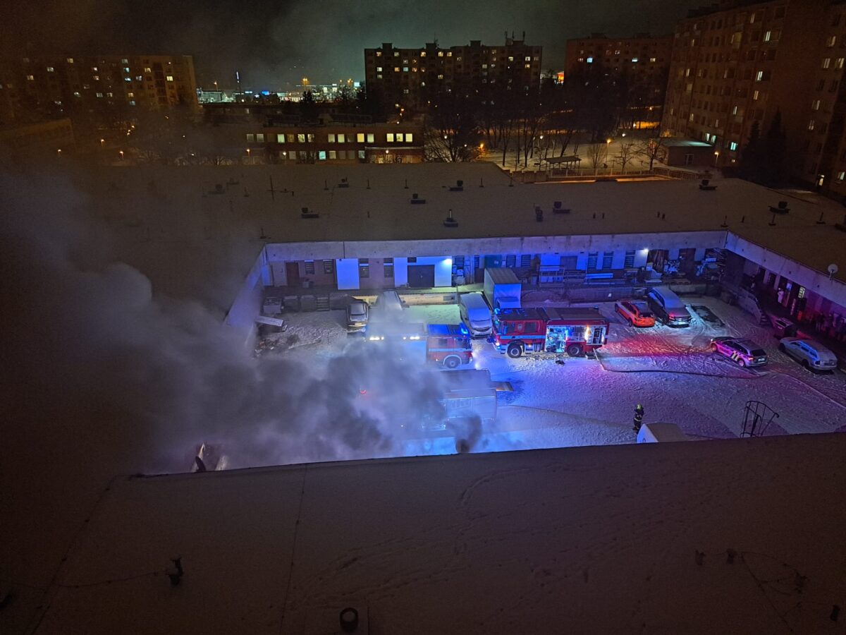 Požár tržnice v Chomutově. Foto: HZS