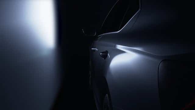 Video Thumbnail: Škoda Auto releases teaser of the updated Octavia
