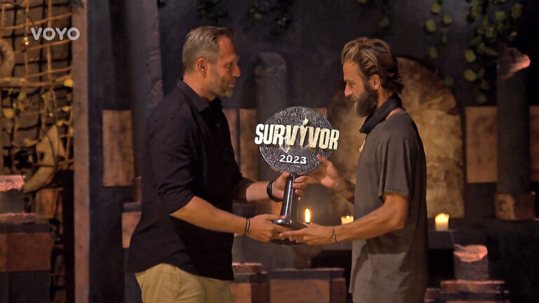 Moderátor Ondřej Novotný a vítěz Survivor 2023 Tomáš Weimann. Zdroj: Voyo
