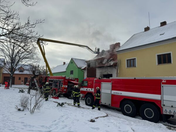 Výbuch plynu v domě v Kamenném Újezdu. Foto: HZS JČK