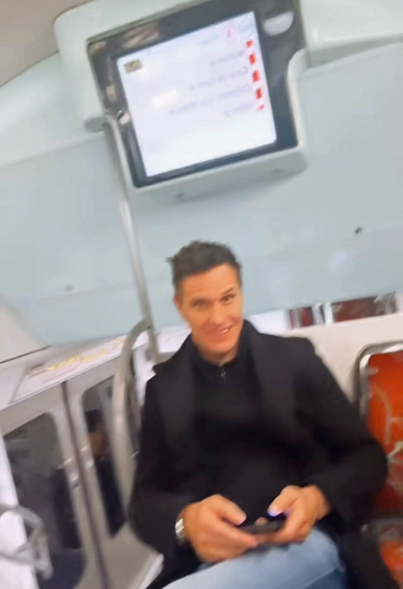 Miroslav Dopita v autobuse na letiště. Zdroj: IG