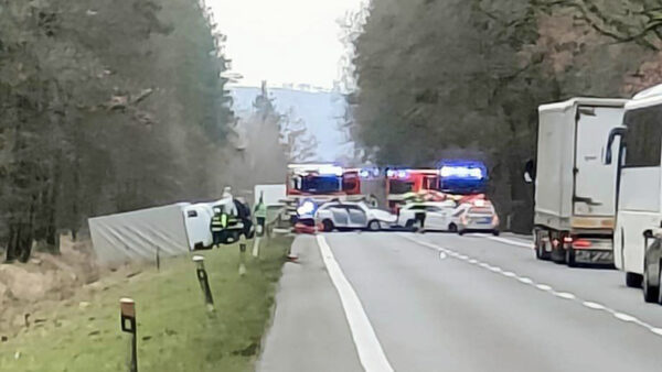 Vážná nehoda u obce Sukorady na silnici I/16.