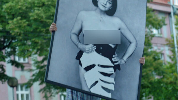 Seriálový manžel Brodské fotografii zničil. Zdroj: ČT