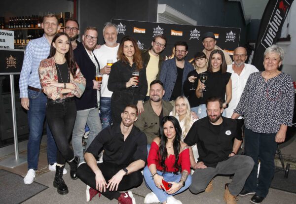 Soutěžící nové show na TV Prima Česko na grilu. Foto: Nextfoto