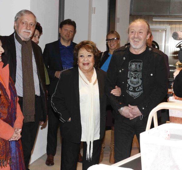 Ochutnat dobroty přišli režisér Zdeněk Zelenka, Jiřina Bohdalová a Josef Vojtek. Foto: Nextfoto
