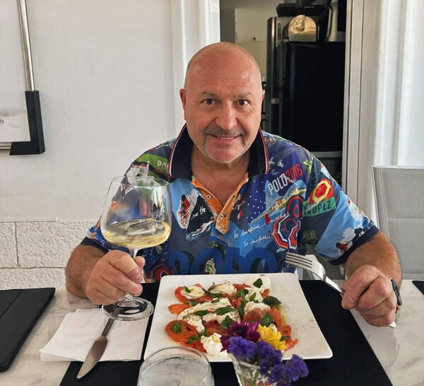Michal David si dá klidně salát s mozzarellou. Zdroj: IG