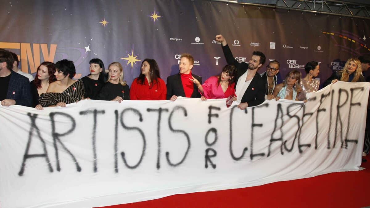 Tomáš Klus a další umělci a jejich protest proti dění na Palestině. Foto: Pavel Gwužď / Nextfoto