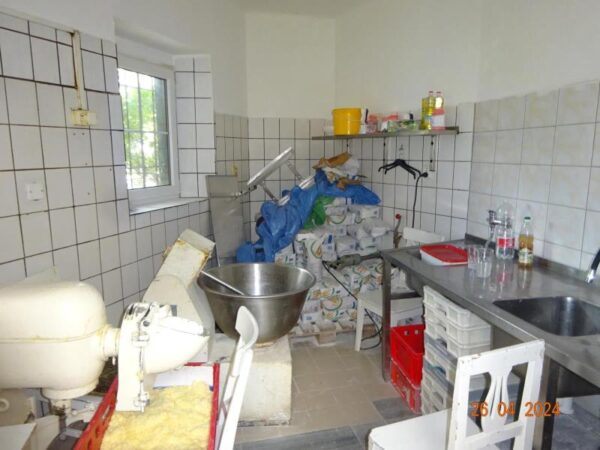 Nepořádek, který našla inspekce v pizzerii Maškovka. Foto: SZPI
