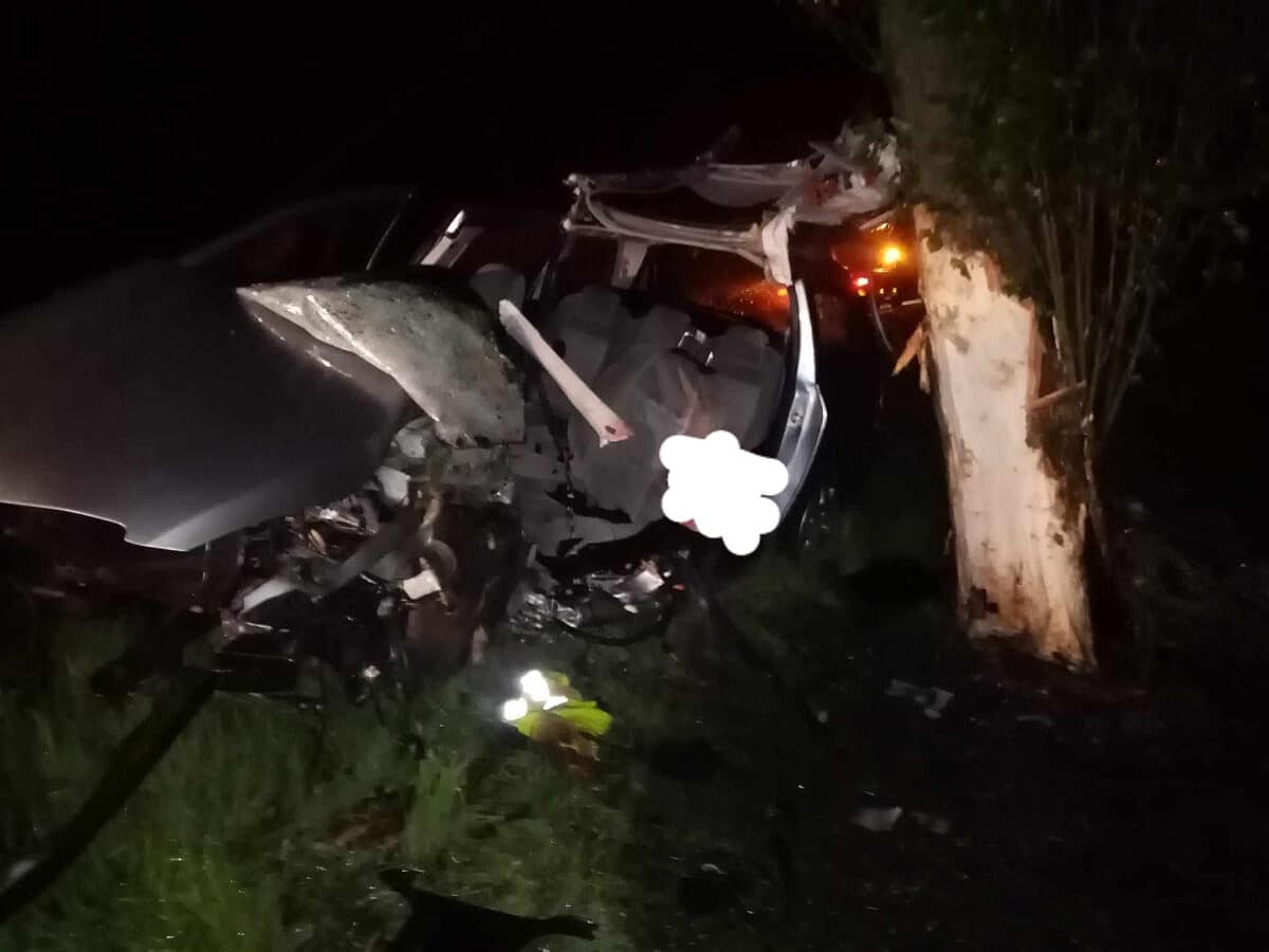 Tragická nehoda mladého řidiče u Cohustníkova Hradiště. Foto: FB/Bouračky kolem Miletína