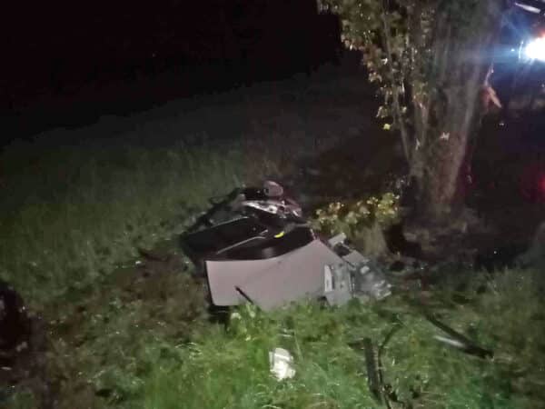 Tragická nehoda mladého řidiče u Cohustníkova Hradiště. Foto: FB/Bouračky kolem Miletína