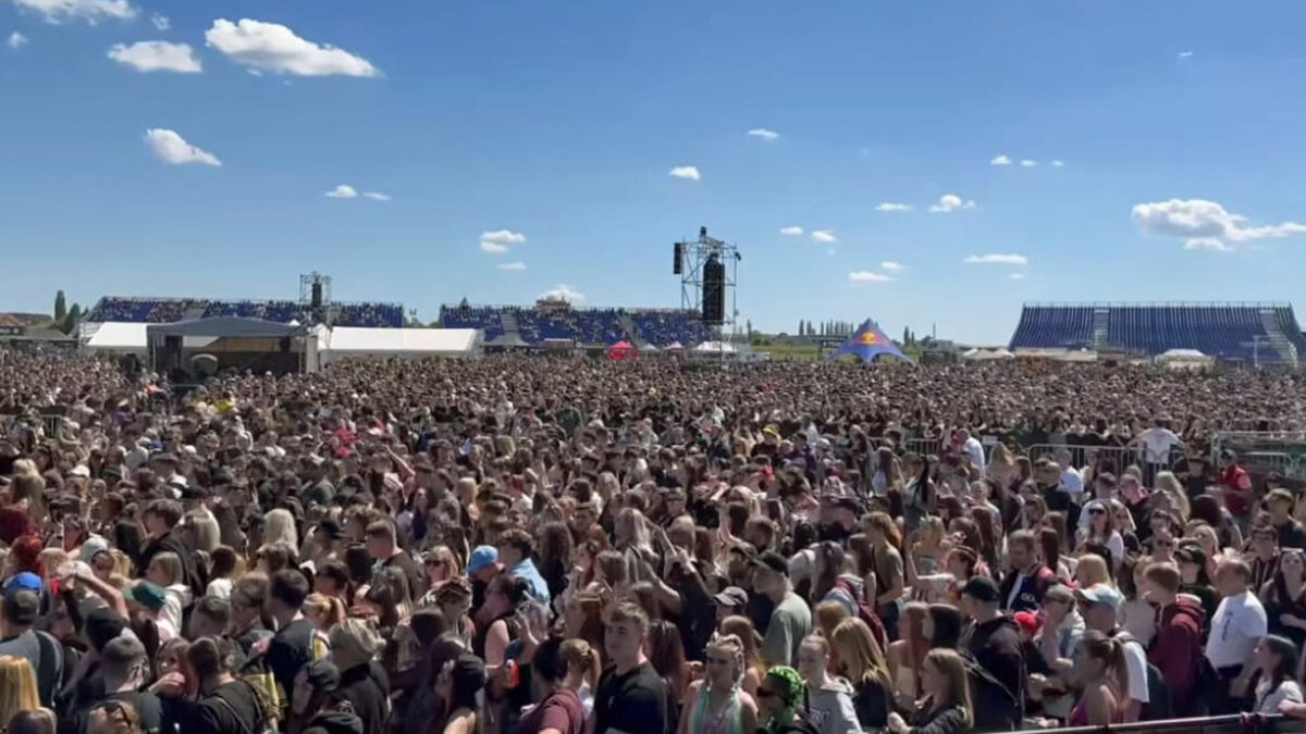 Pražský Majáles 2024 a vystoupení hudebníka Refew na Velo stage. Foto: IG