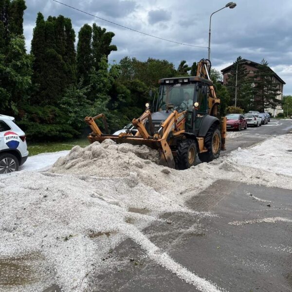 Kroupy zasypaly Rokycansko. Foto: město Zbiroh