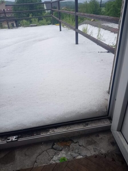 Kroupy zasypaly Rokycansko. Foto: město Zbiroh