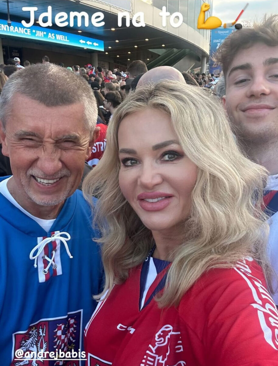 Andrej Babiš, Monika Babišová a syn Frederik vyrazili v pátek na hokej. Zdroj: IG