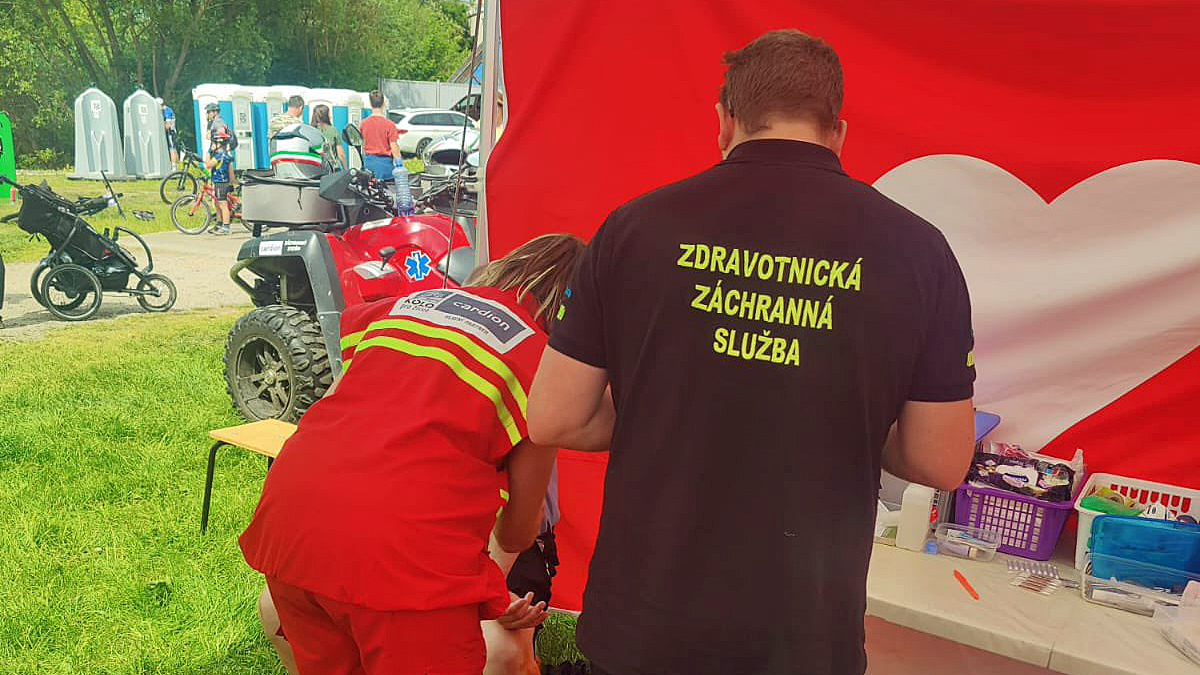 Na závodu Kolo pro život v Mladé Boleslavi zasahovali záchranáři. Foto: Trans Hospital Plus