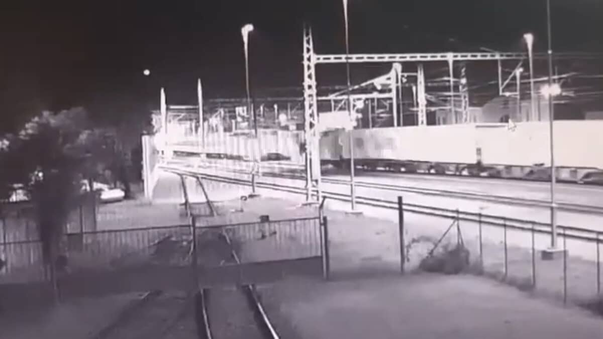 Video zachytilo srážku vlaků v Pardubicích. Zdroj: Zdopravy