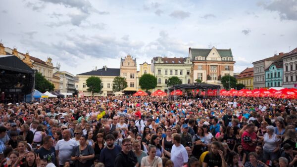 Ewa Farna rozzářila Kmochův Kolín. Zdroj: FB/Michael Kašpar