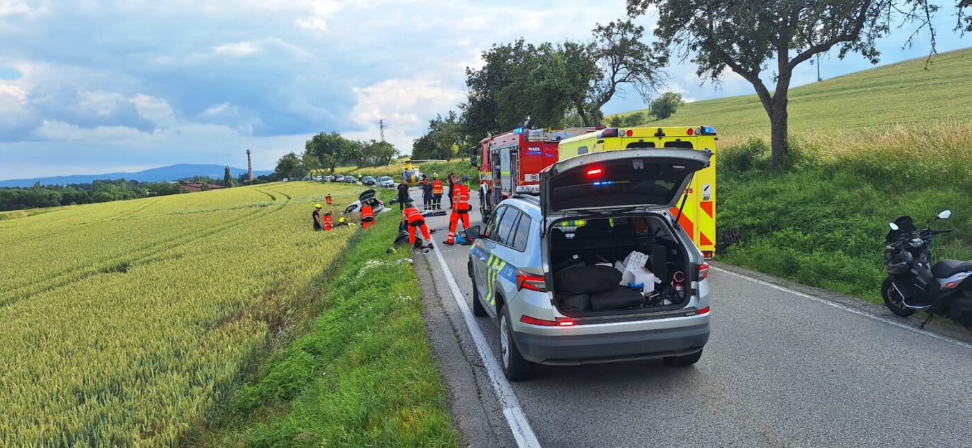 Tragická nehoda u Bavorova. Zemřeli dva motorkáři. Foto: ZZS