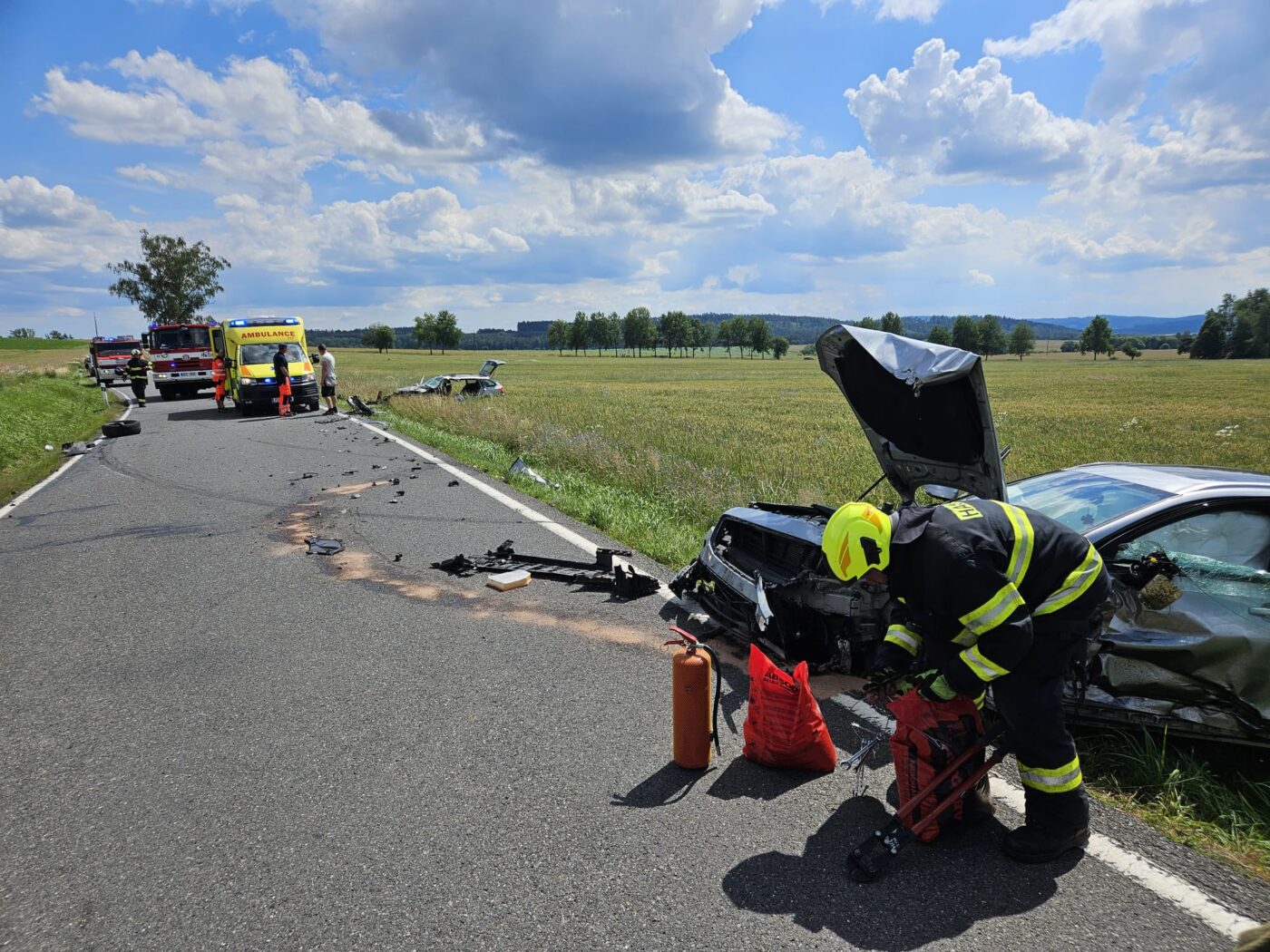 Vážná nedělní nehoda dvou aut u Dražíče. Foto: HZS