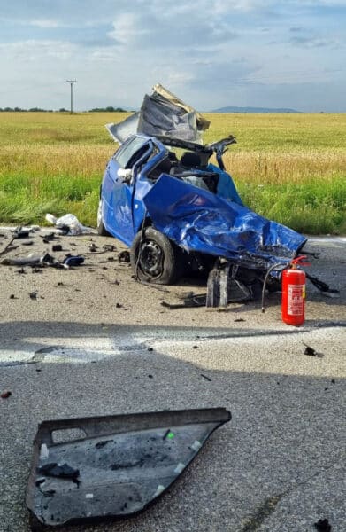Tragická nehoda auta a kamionu u Libějovic. Foto: PČR