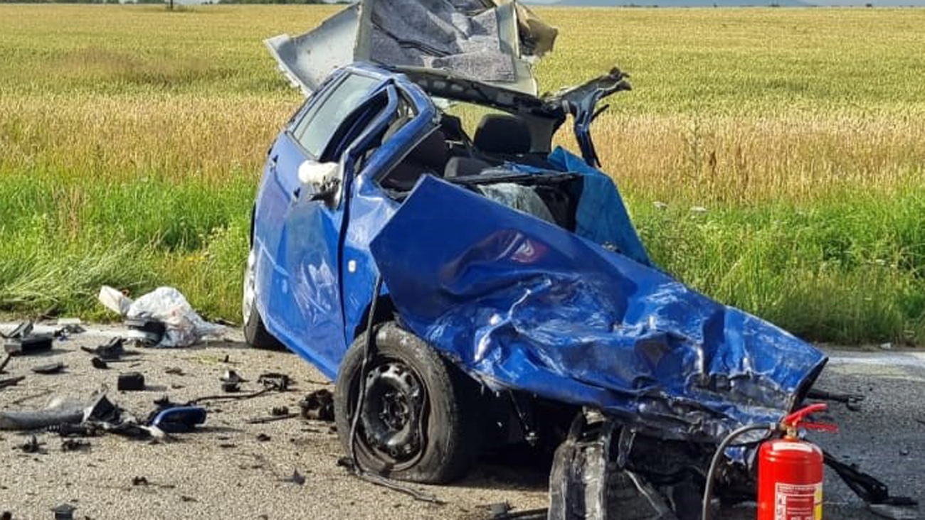 Tragická nehoda auta a kamionu u Libějovic. Foto: PČR