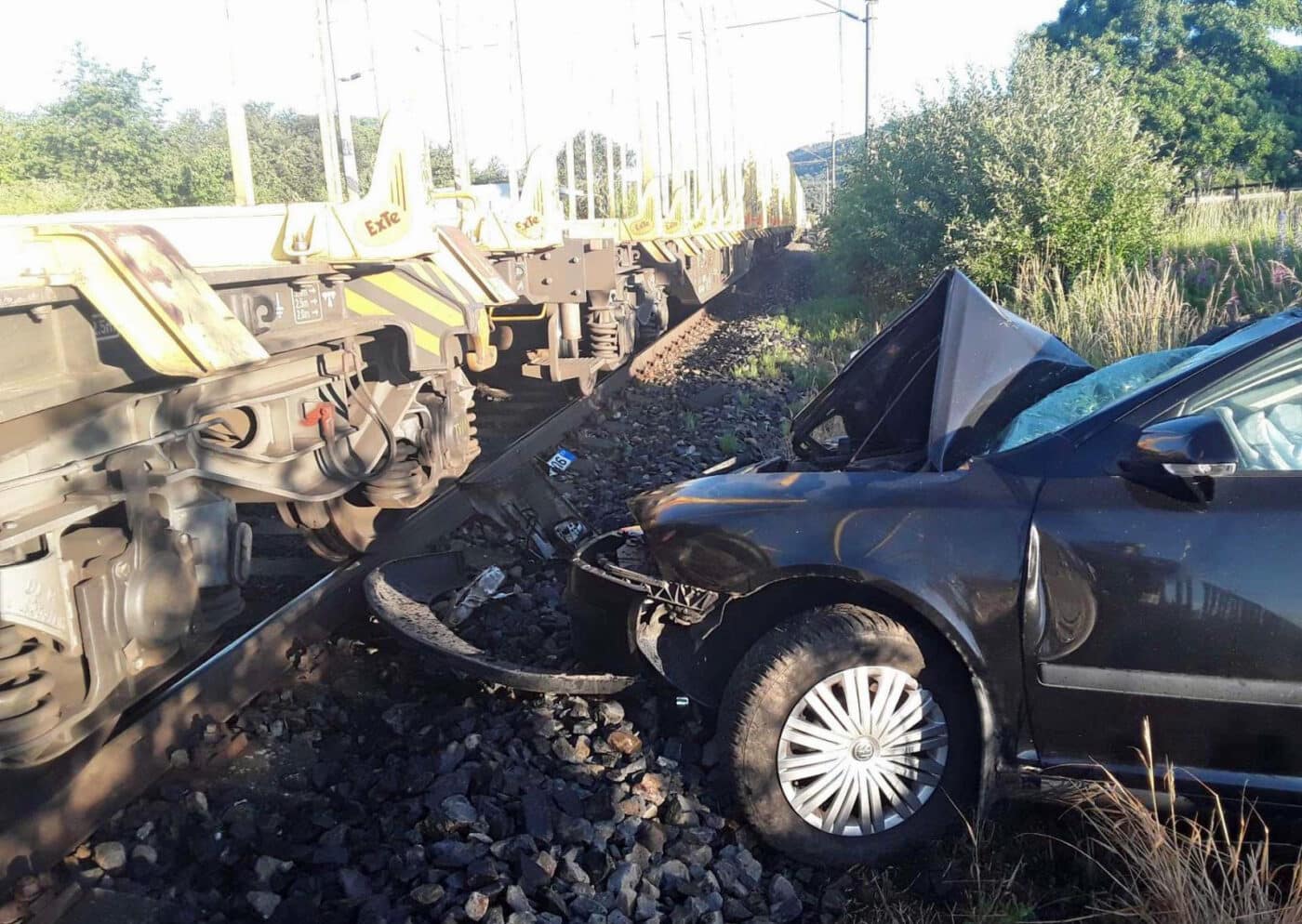 Nehoda auta a vlaku v Zelené na Chomutovsku. Foto: HZS
