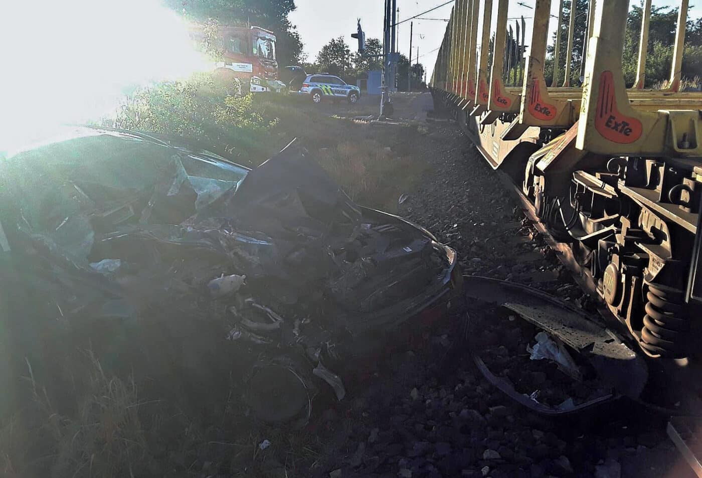Nehoda auta a vlaku v Zelené na Chomutovsku. Foto: HZS