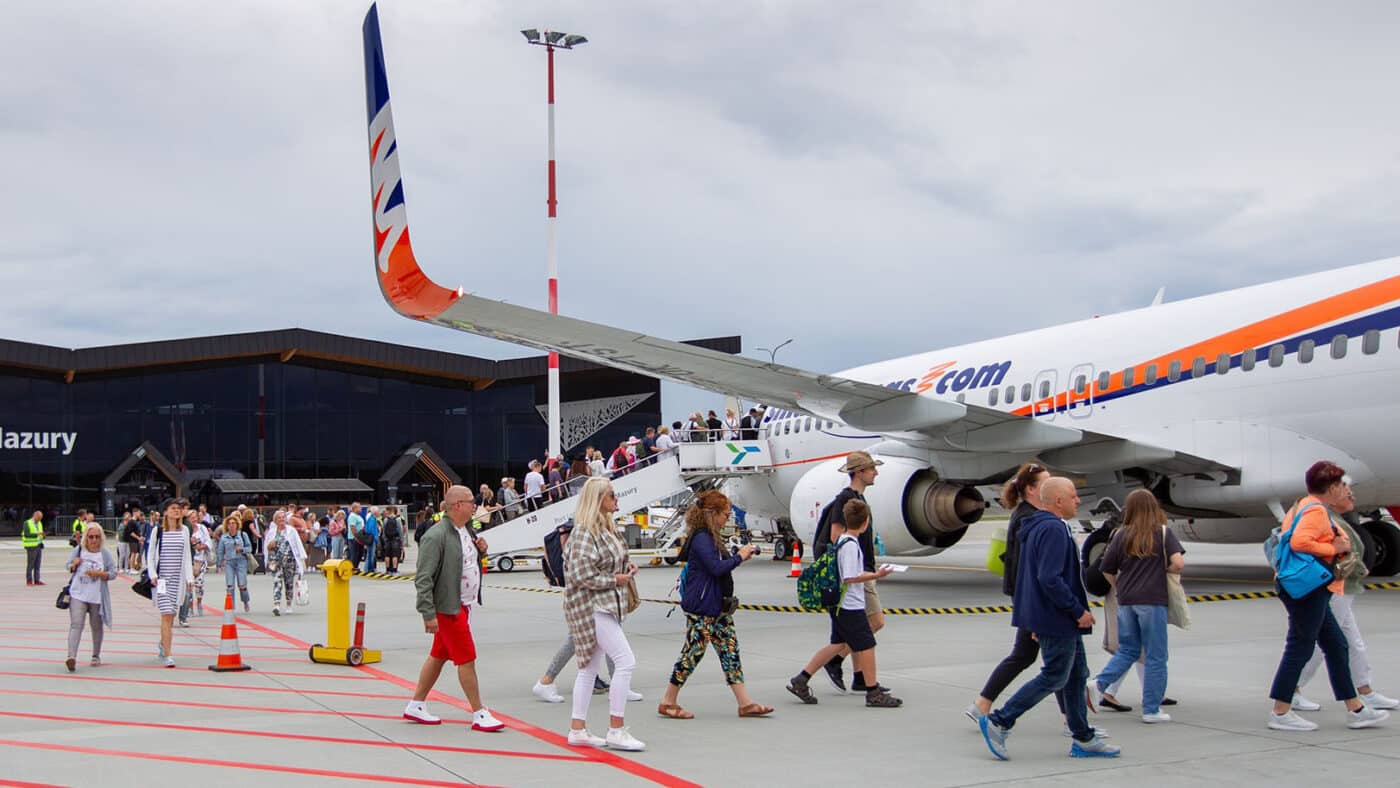 Cestující nastupují do letadla. Foto: Smartwings