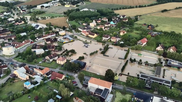 Nedělní povodeň na Zlínsku. Foto: HZS