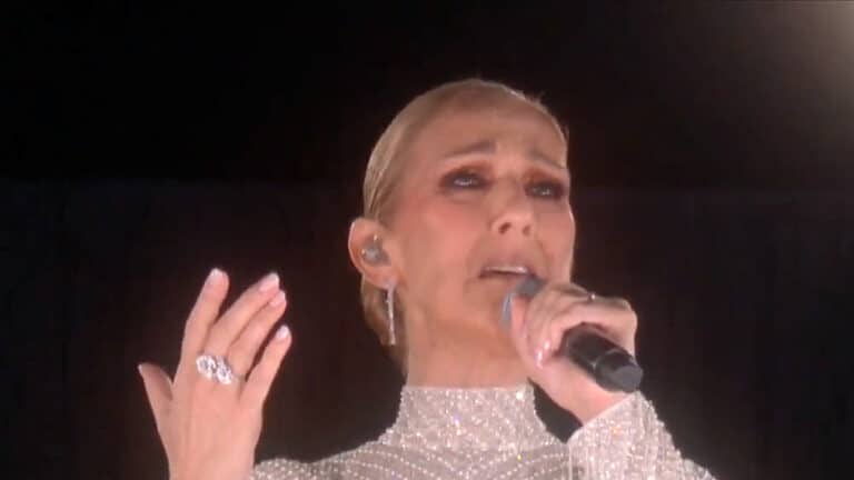 Céline Dion vystoupila na zahájení Olympiády v Paříži. Zdroj: Eurosport