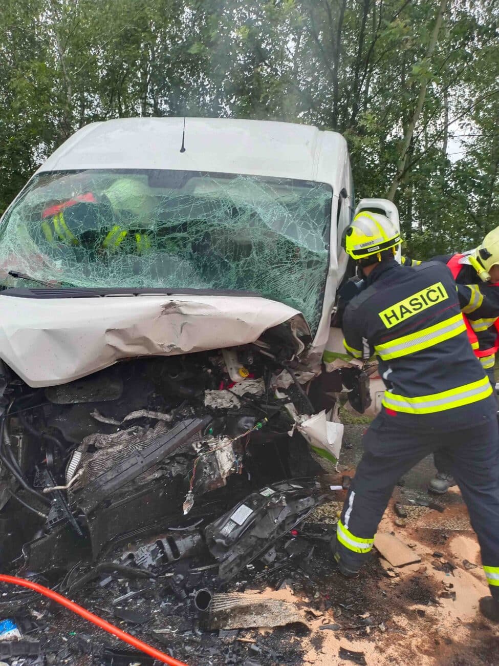 Vážná nehoda u Bílého Kostela nad Nisou. Foto: HZS