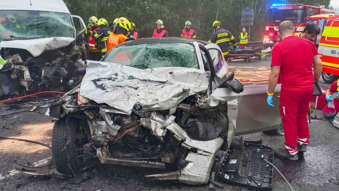 Vážná nehoda u Bílého Kostela nad Nisou. Foto: HZS