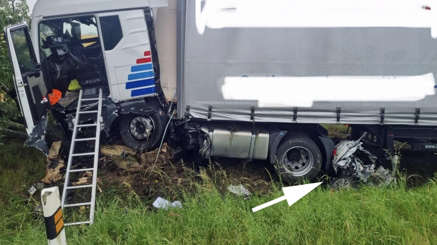 Tragická nehoda u Protivína. Auto vjelo před kamion. Foto: PČR