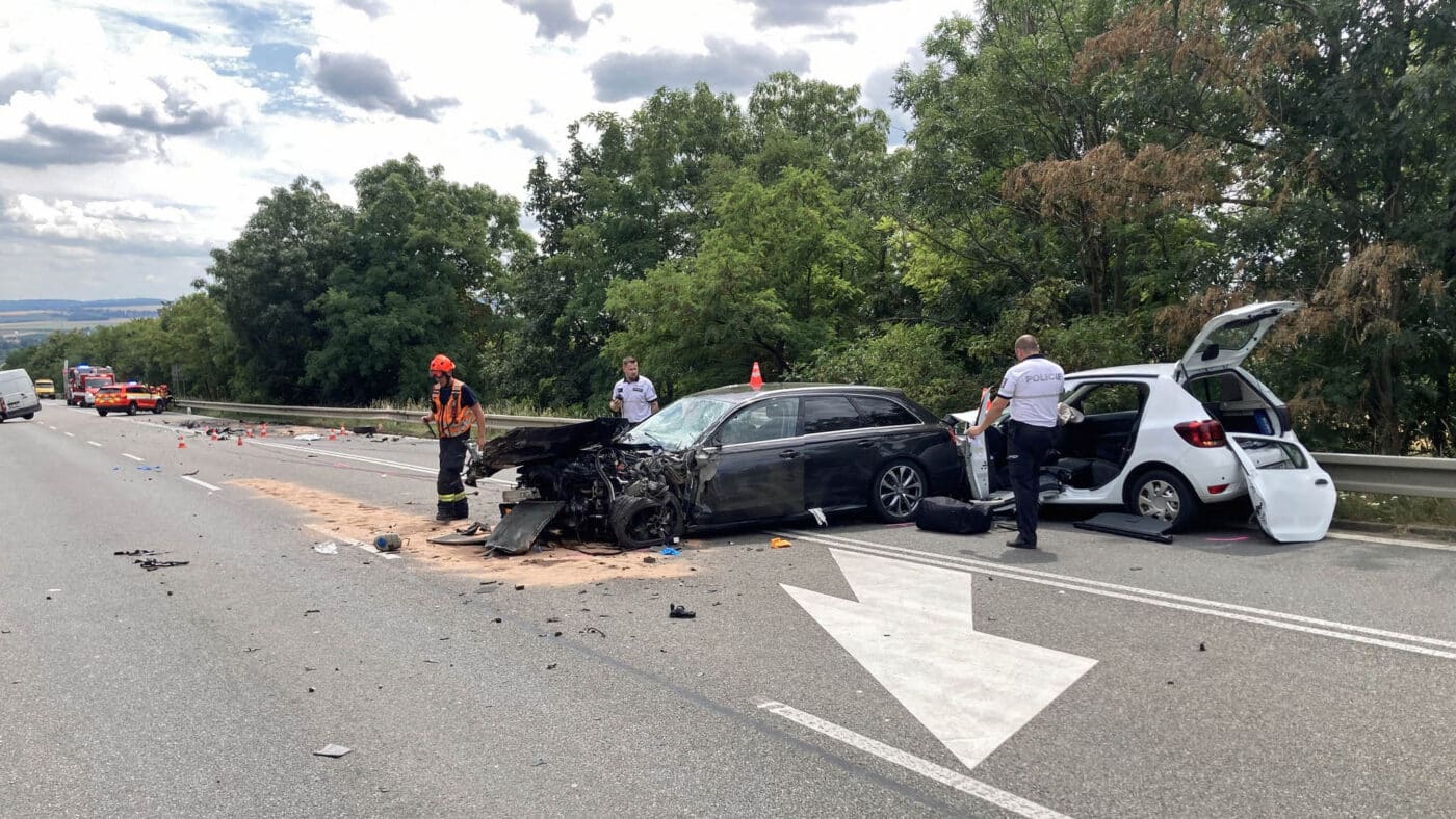 Vážná nehoda u Slavkova u Brna. Zdroj: ČT