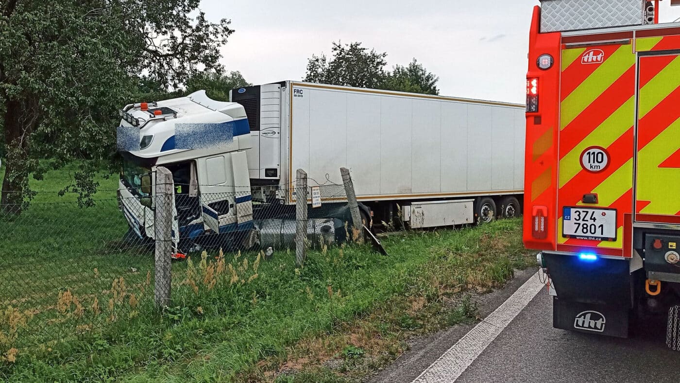 Tragická nehoda u Otrokovic na Zlínsku. Foto: HZS