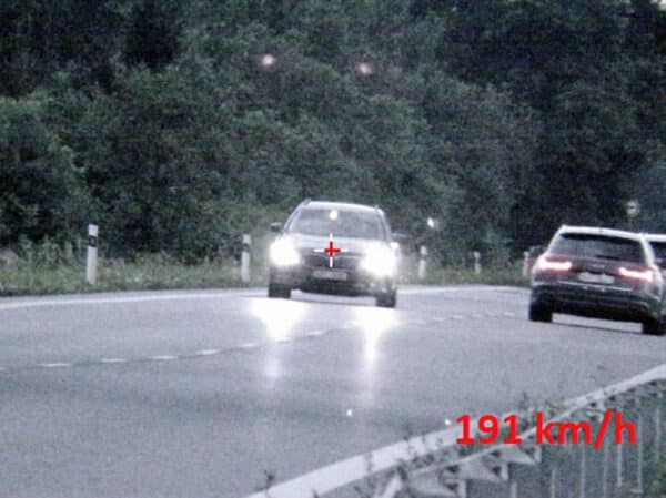 Řidič se v Třebechovicích pod Orebem řítil rychlostí 191 kilometrů za hodinu. Zdroj: PČR
