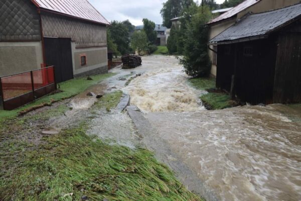 Obec Stachy vyplavily přívalové deště. Foto: Tomáš Svoboda