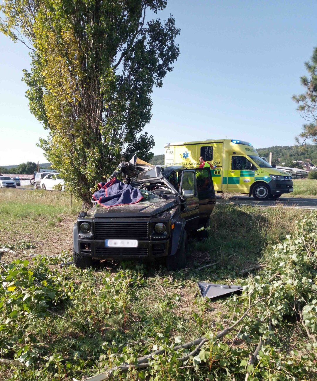 Nehoda terénního vozu u Ostroměře. Foto: HZS