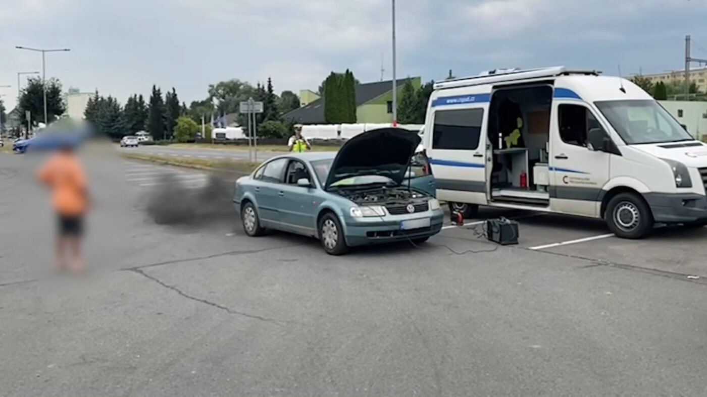 Policie v Přerově měřila emise. Foto: PČR