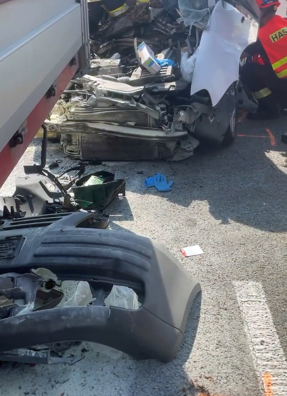 Tragická nehoda na dálnici D2 u Brna. Video: HZS