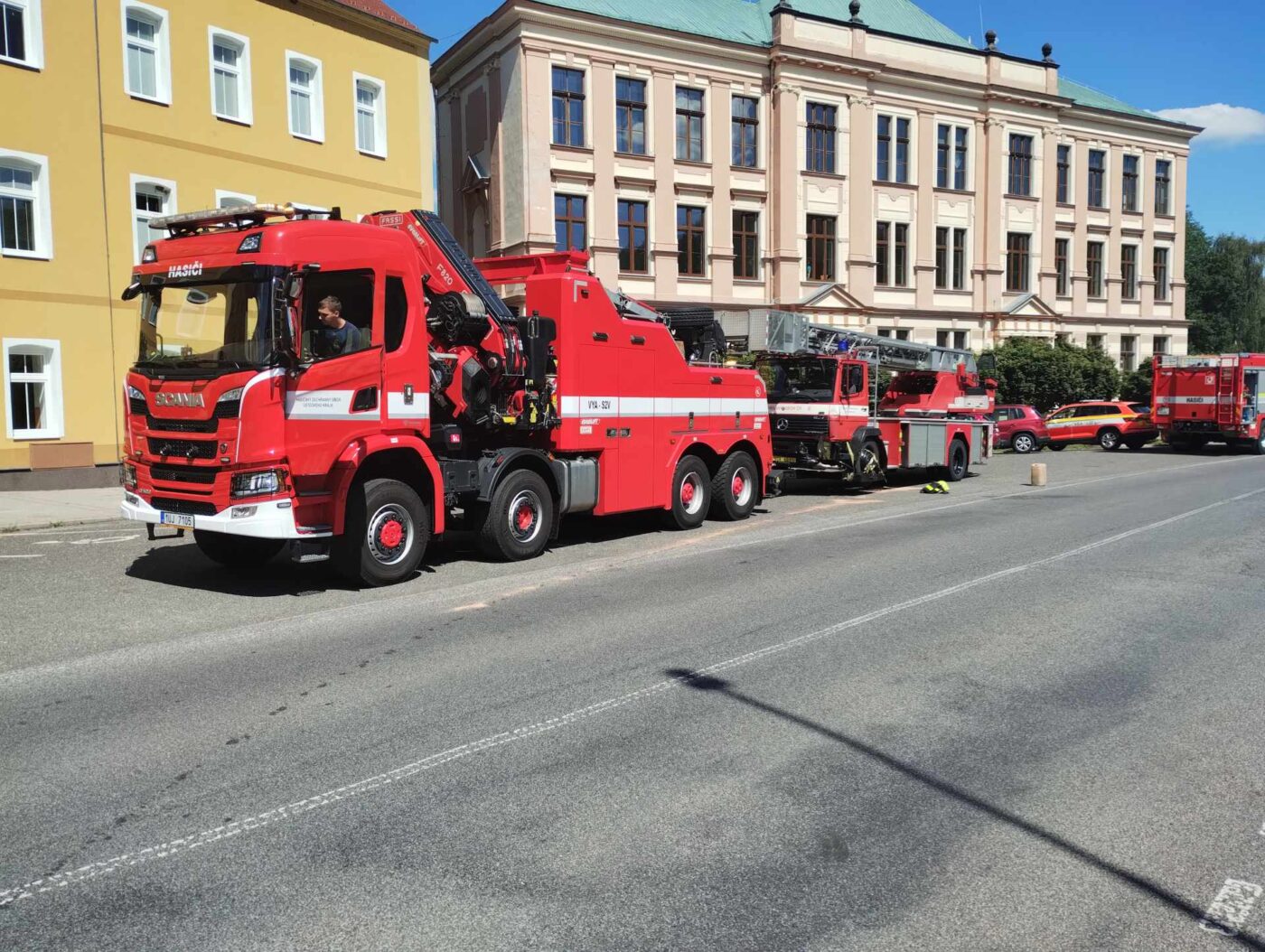 Nehoda hasičů a auta v Dolním Podluží. Foto: HZS