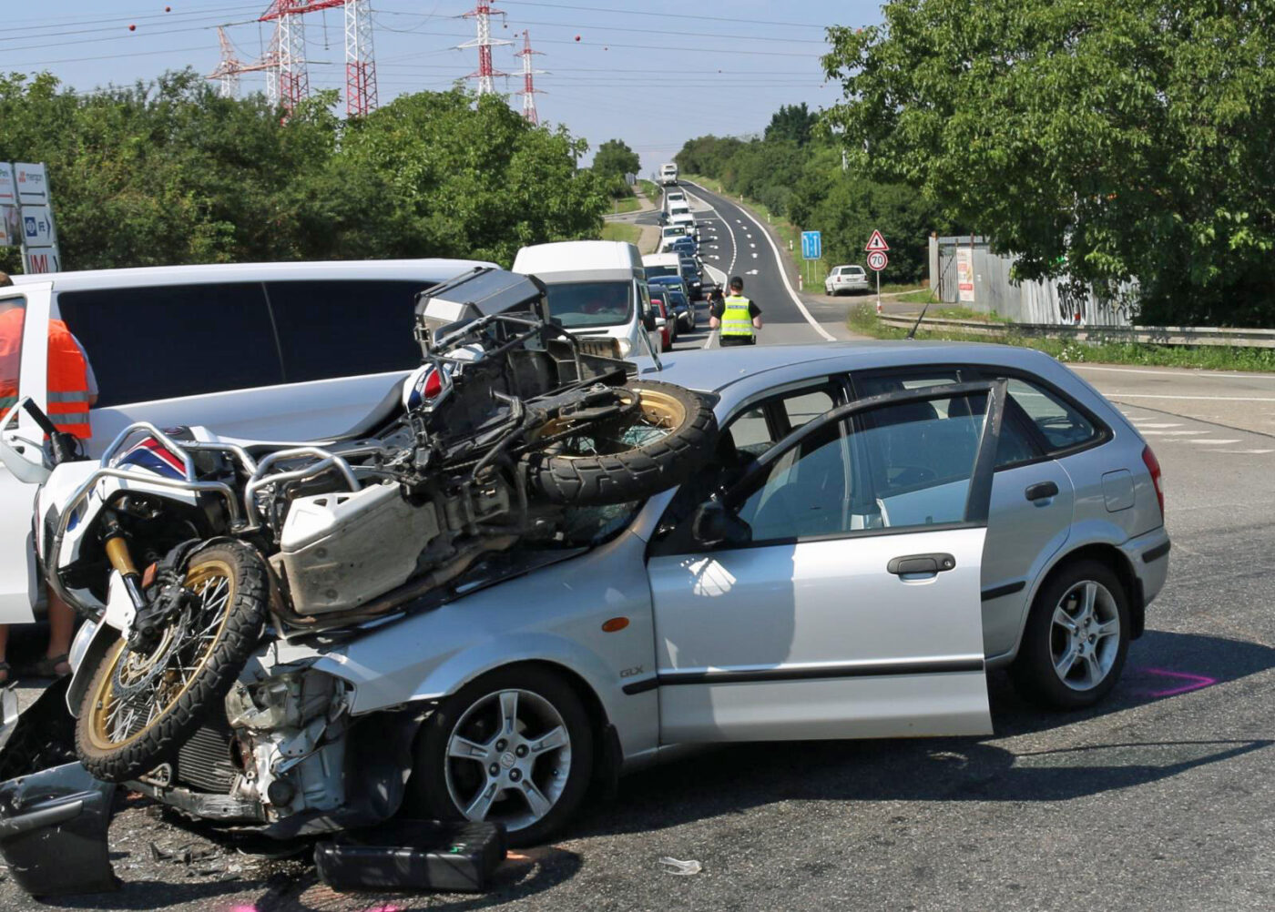 Nehoda auta a motorky na Brněnsku. Foto: PČR