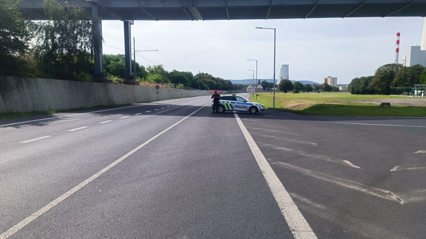 Policie uzavřela silnici z Litvínova na Most. Foto: PČR 